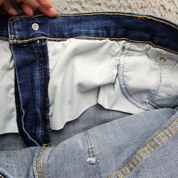 Levis Shorts Womens 24 Medium Wash Stretch High Rise Classic Bermuda *GUC* - Picture 10 of 14